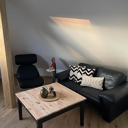 Moderne Ferienwohnung In Gelsenkirchen-Schalke Fuer 1 Bis 7 Personen Mit Terrasse, Ideal Fuer Gruppen & Stadionbesuche Eksteriør billede