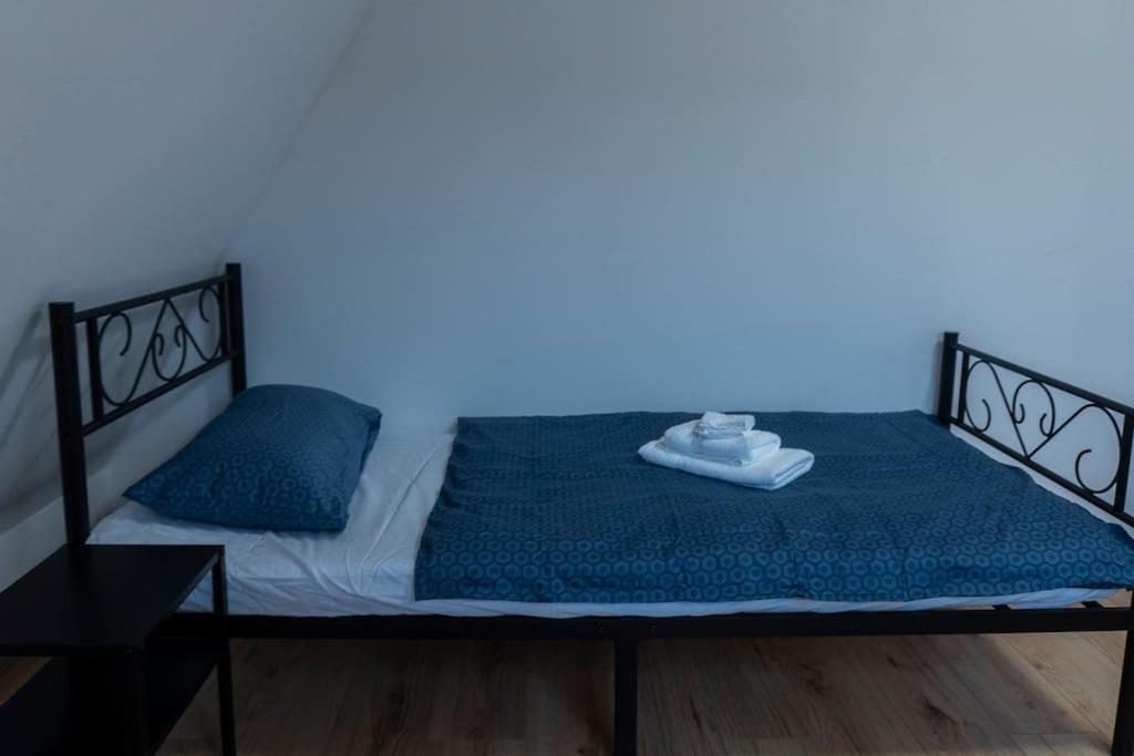 Moderne Ferienwohnung In Gelsenkirchen-Schalke Fuer 1 Bis 7 Personen Mit Terrasse, Ideal Fuer Gruppen & Stadionbesuche Eksteriør billede