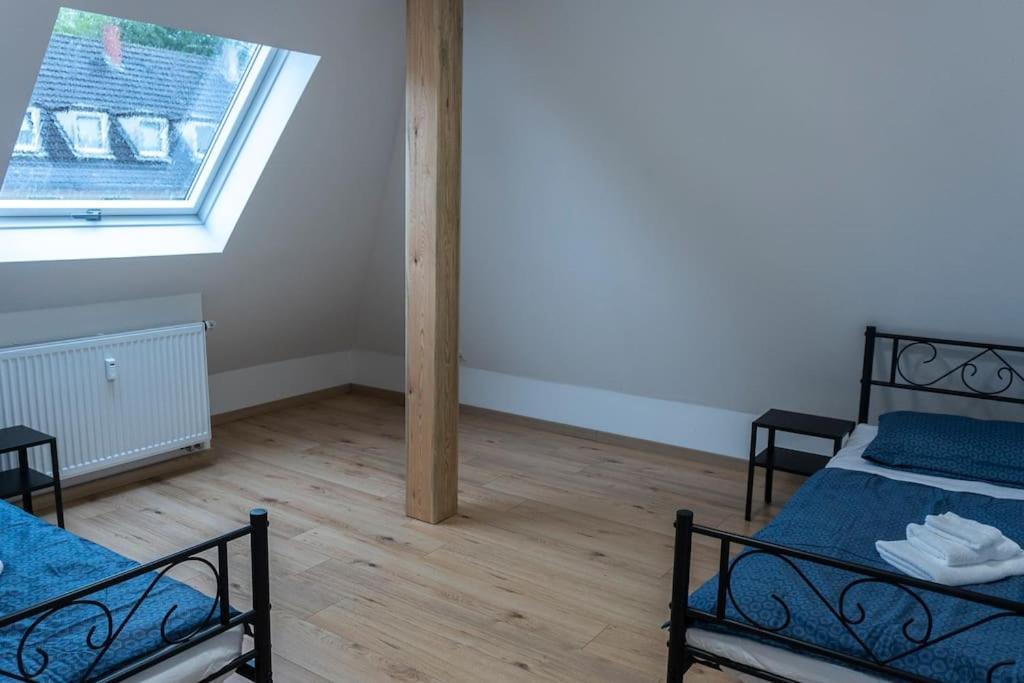 Moderne Ferienwohnung In Gelsenkirchen-Schalke Fuer 1 Bis 7 Personen Mit Terrasse, Ideal Fuer Gruppen & Stadionbesuche Eksteriør billede