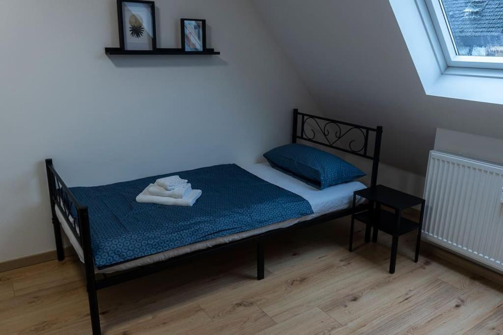 Moderne Ferienwohnung In Gelsenkirchen-Schalke Fuer 1 Bis 7 Personen Mit Terrasse, Ideal Fuer Gruppen & Stadionbesuche Eksteriør billede