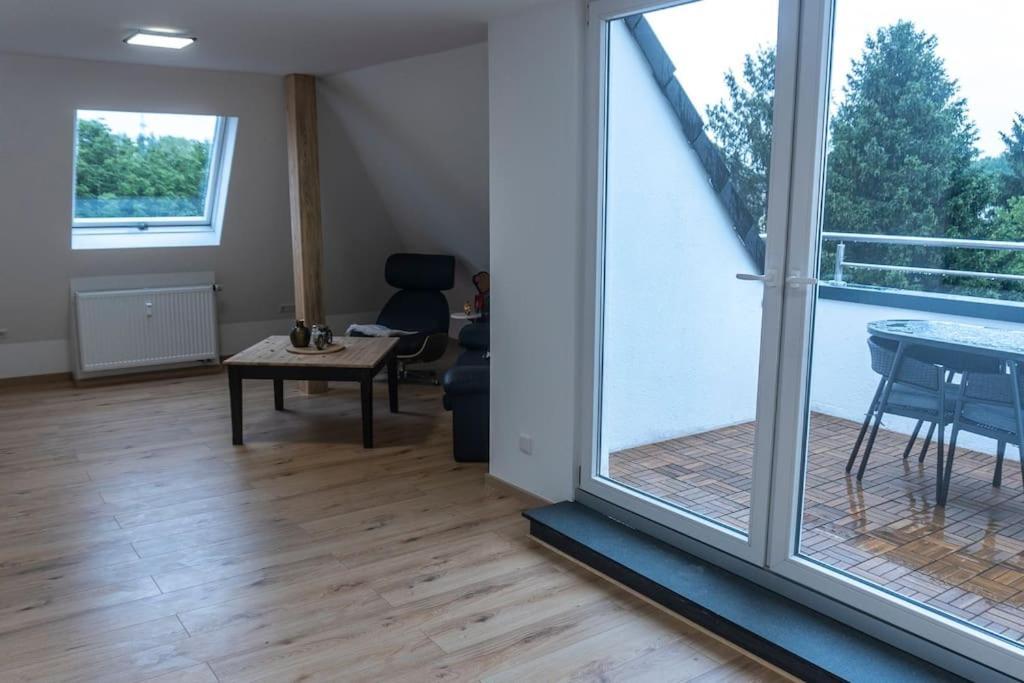 Moderne Ferienwohnung In Gelsenkirchen-Schalke Fuer 1 Bis 7 Personen Mit Terrasse, Ideal Fuer Gruppen & Stadionbesuche Eksteriør billede